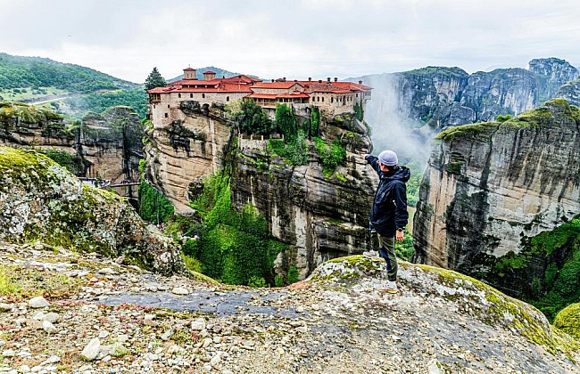 Meteora Day Trip from Athens by Bus with Lunch
